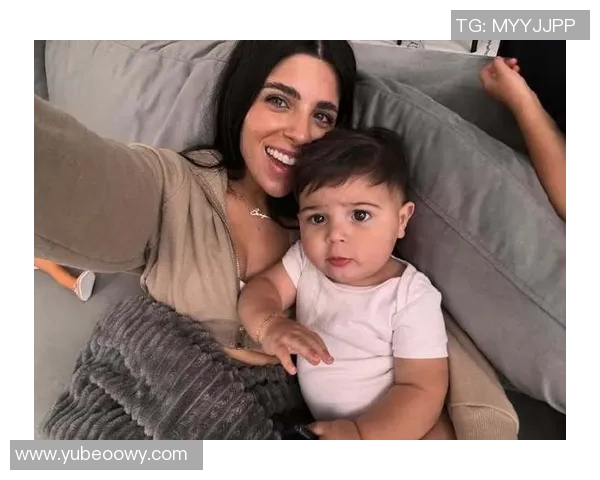 现役足球球星儿女排行大揭秘 盘点全球足坛明星家庭中的萌娃们